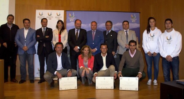 Carolina Ruiz junto a instituciones y empresas amigas de Granada 2015